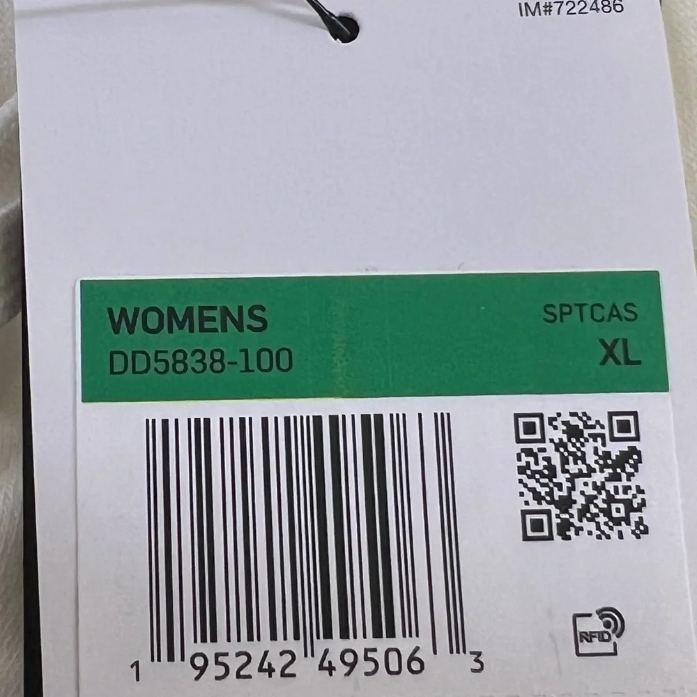 Nike Women’s White Sweater Pullovere Hoodie Size XL